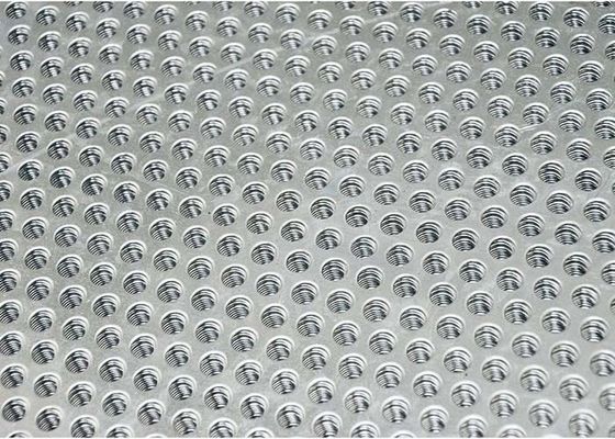 중간에 뚫린 금속판 ASTM B209 표준 다양한 재료 오픈 영역 5% - 79%